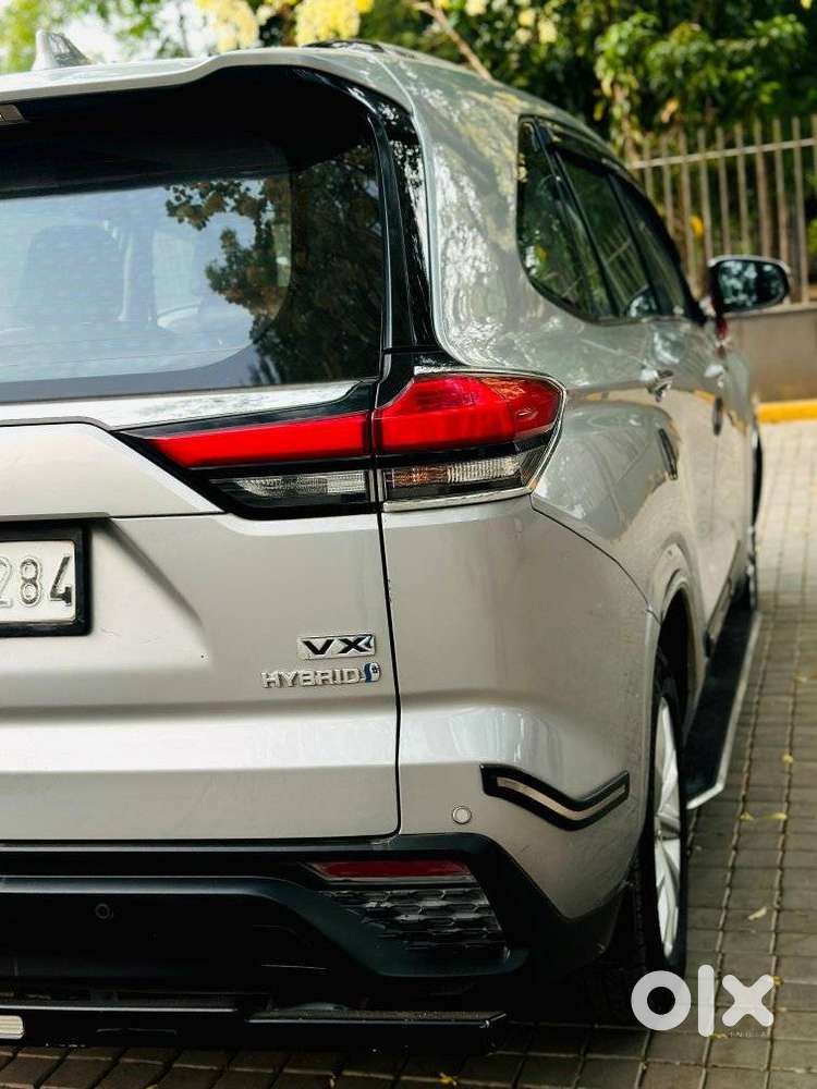 Toyota Innova Hycross 2.0 Vx Hybrid 7 Str, 2023, Petrol