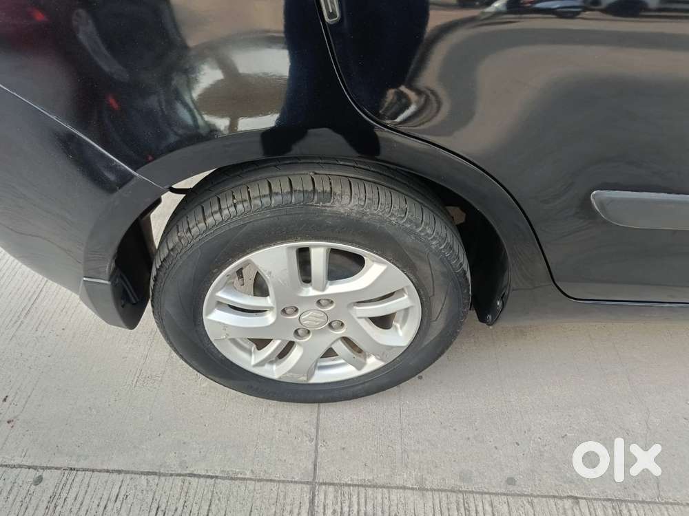 Maruti Suzuki Dzire 1.2 Zxi, 2014, Petrol