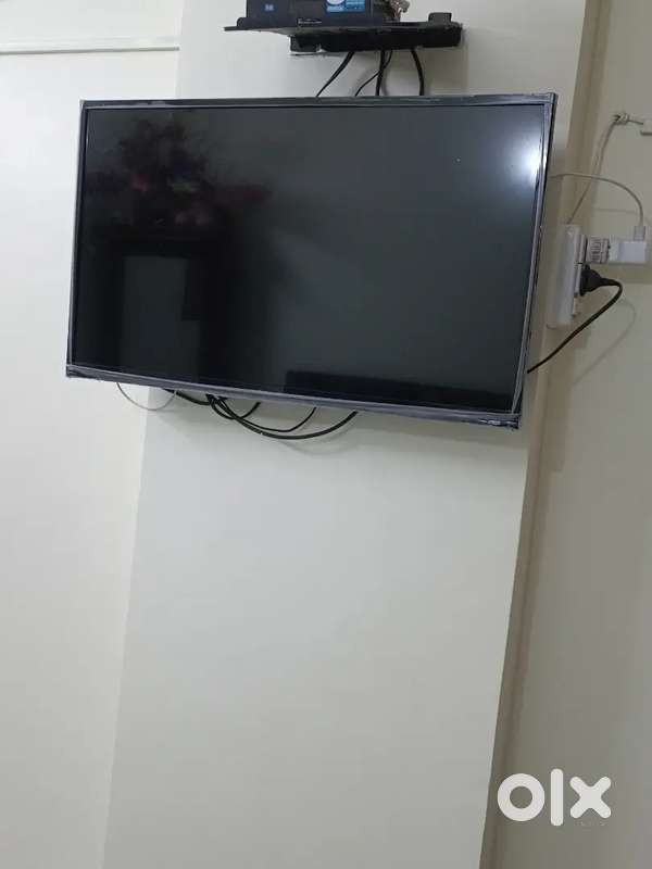 Panasonic TV 32 inch,in excellent condition, working with remote