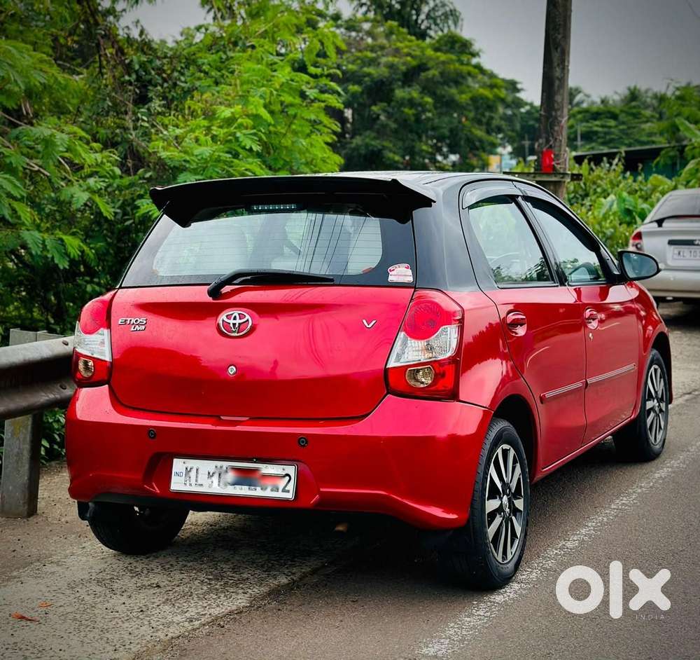Toyota Etios Liva V Dual Tone, 2019, Petrol
