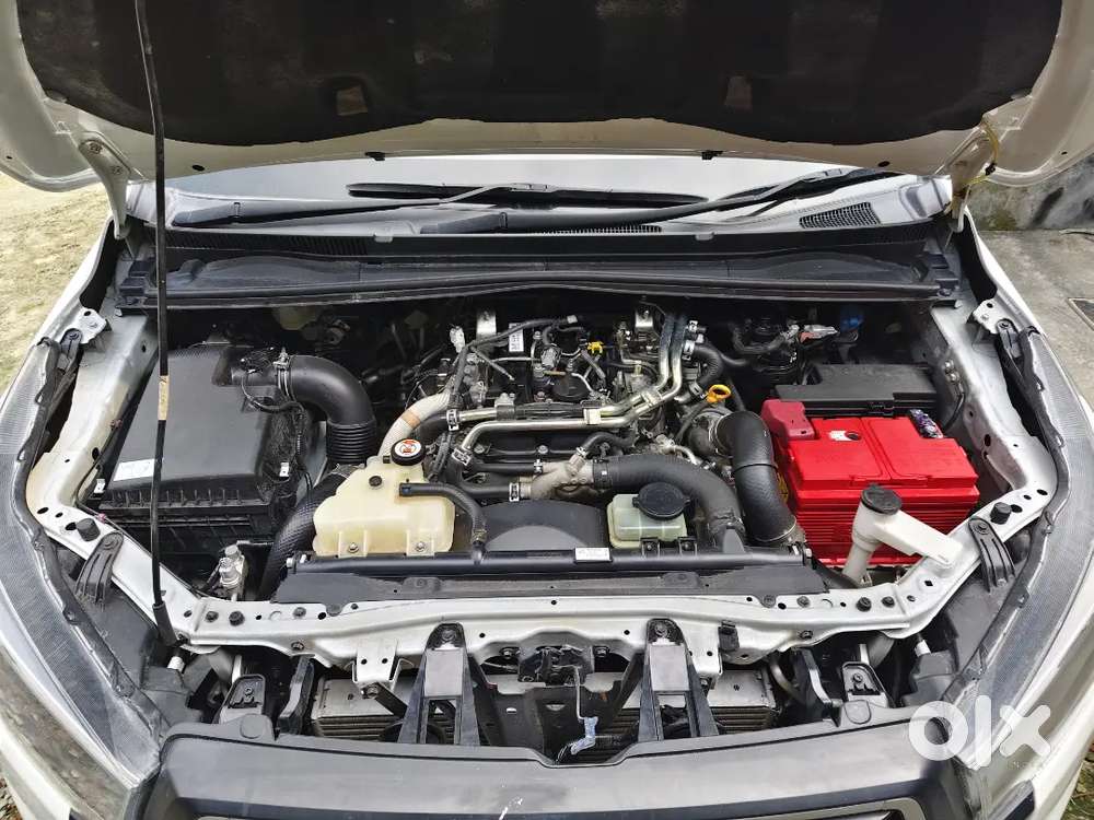 Toyota Innova Crysta Mt