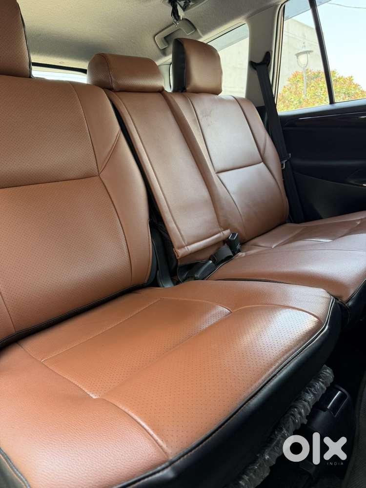 Toyota Innova Crysta 2.4 V 8 Str, 2016, Diesel