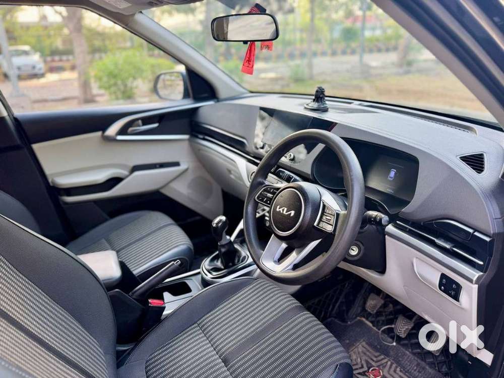 Kia Carens 1.5 Prestige 7 Str, 2023, Petrol
