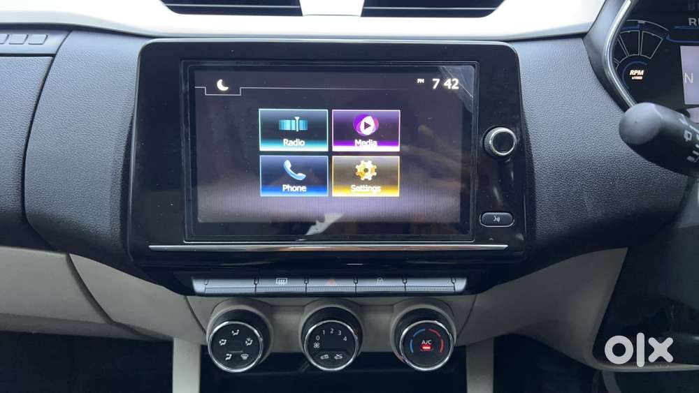 Renault Triber Rxz Easy-r Amt Dual Tone, 2022, Petrol