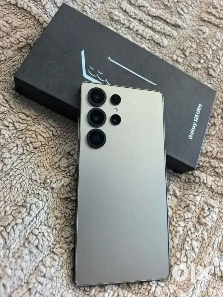 Samsung galaxy s25 ultra in very good condition