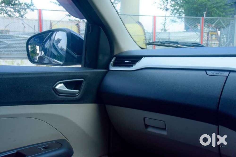 Renault Triber Rxz, 2023, Petrol