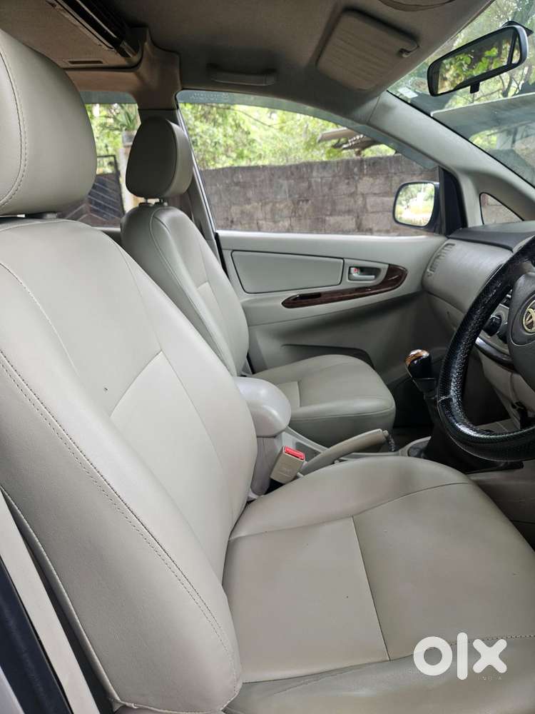 Toyota Innova 2.5 G (diesel) 8 Seater, 2014, Diesel