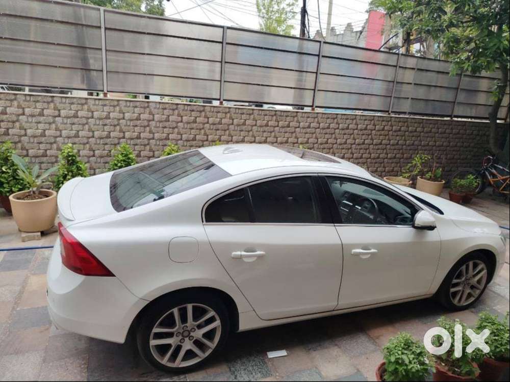 Volvo S60 D4 Momentum 2017 – Single Owner Excellent Condition