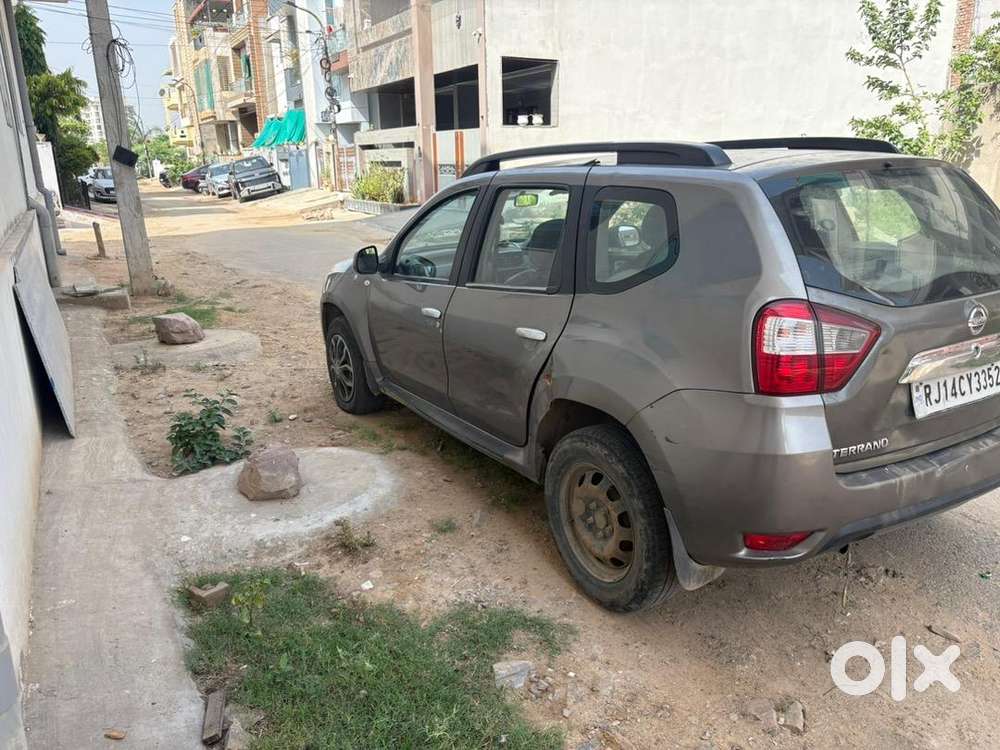 Nissan Diesel Car 2015