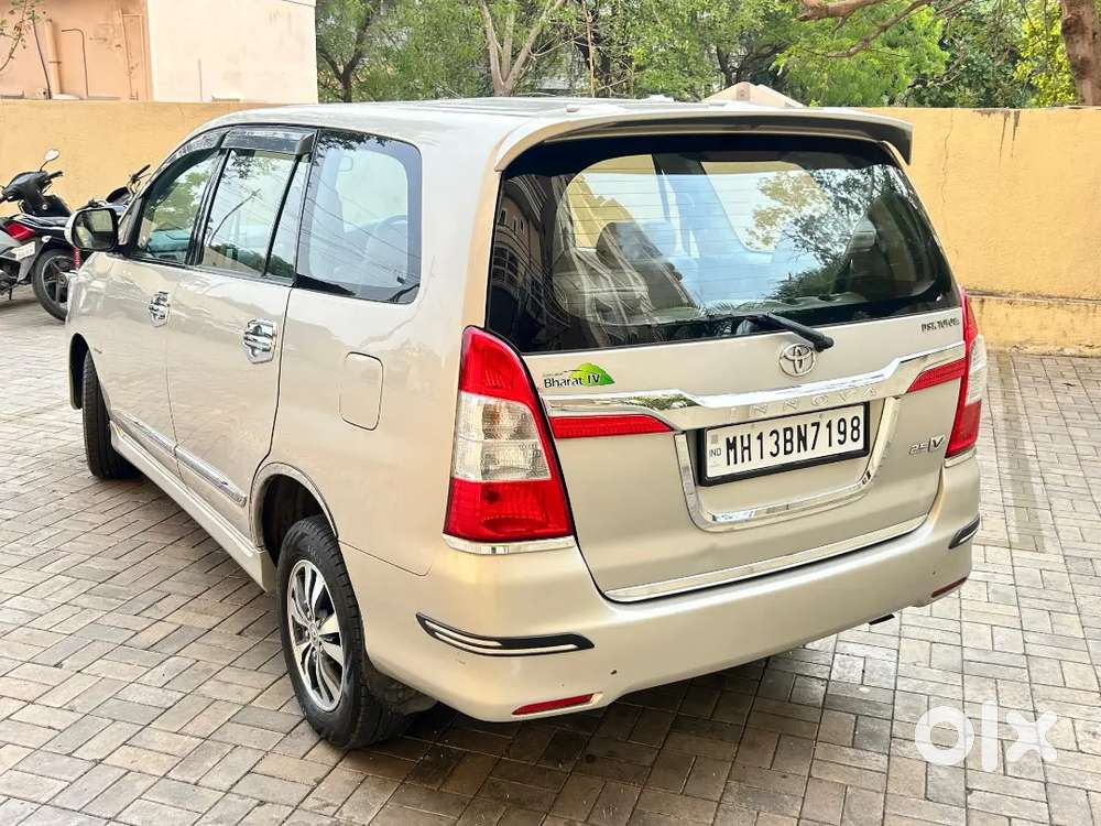Toyota Innova 2.4 V