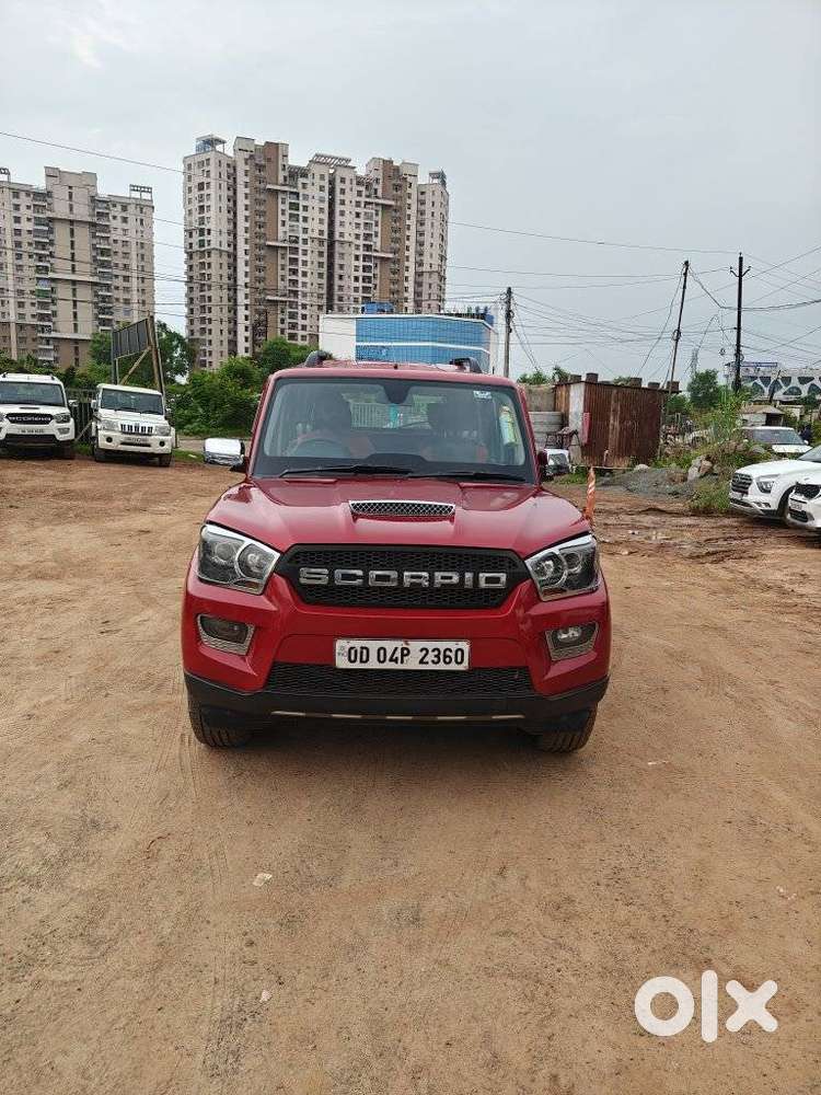 Mahindra Scorpio S10 7 Seater, 2017, Petrol