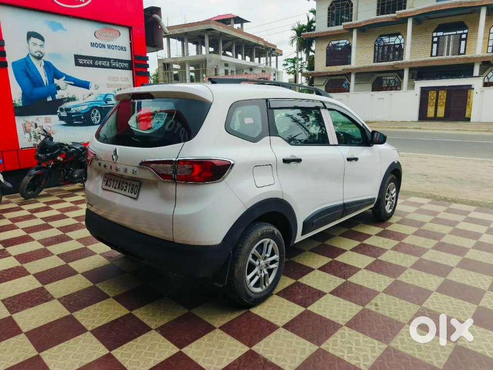 Renault Triber Rxl, 2023, Petrol
