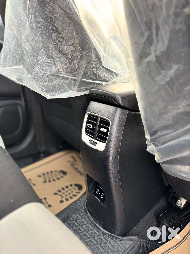 Hyundai Venue Sx Mt, 2023, Petrol