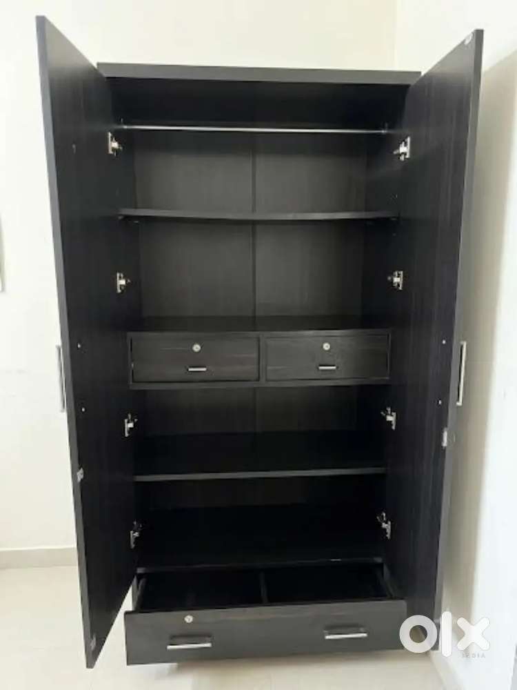 6ft tall cupboard