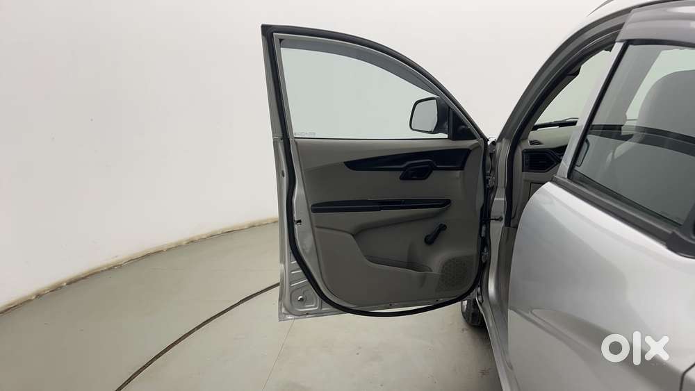 Mahindra Kuv 100 Mfalcon G80 K2, 2016, Petrol