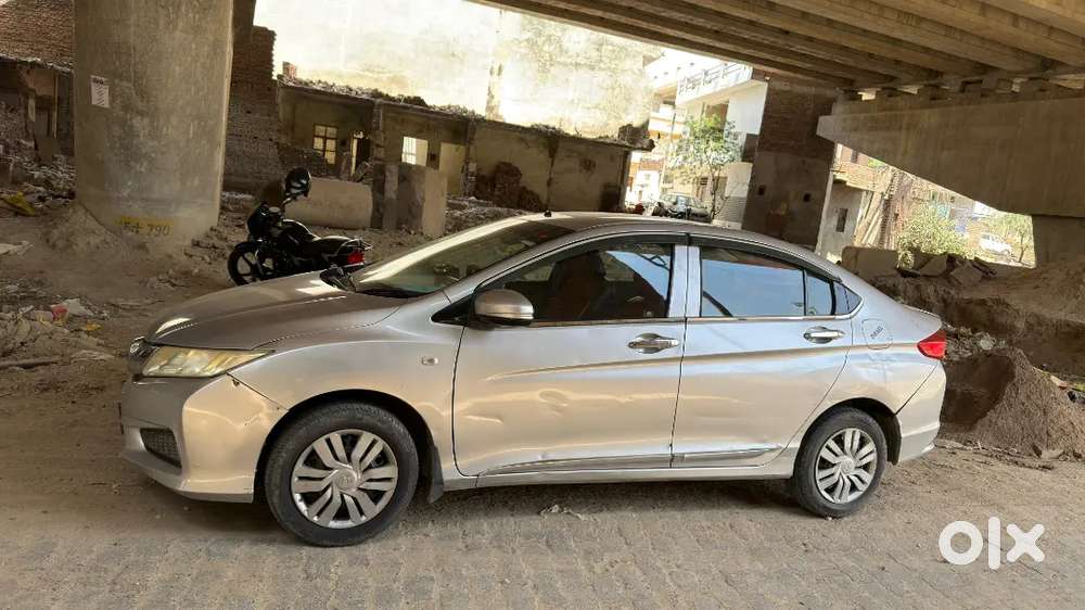 Honda City 2014 3rd Owner Pratapgarh Rto दर्ज है