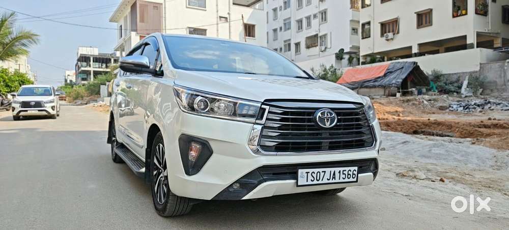 Toyota Innova Crysta 2.5z, 2022, Diesel