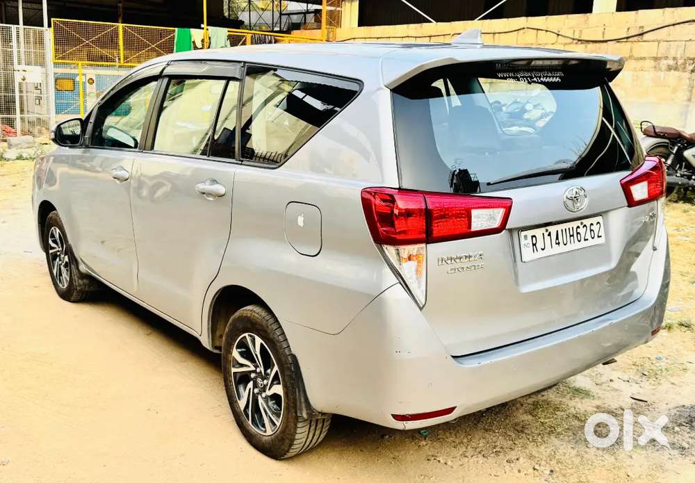 Toyota Innova Crysta 2022 Petrol 128000 Km Driven