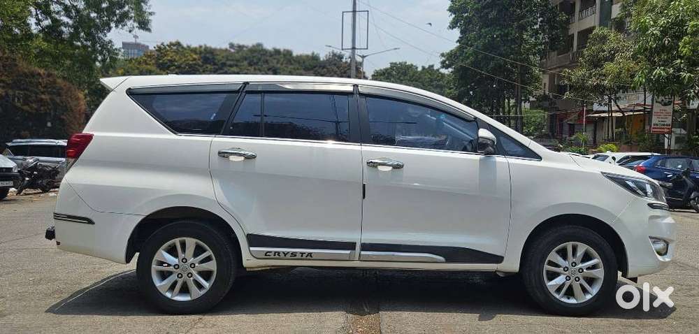 Toyota Innova Crysta 2.4 G Mt 8s, 2023, Diesel