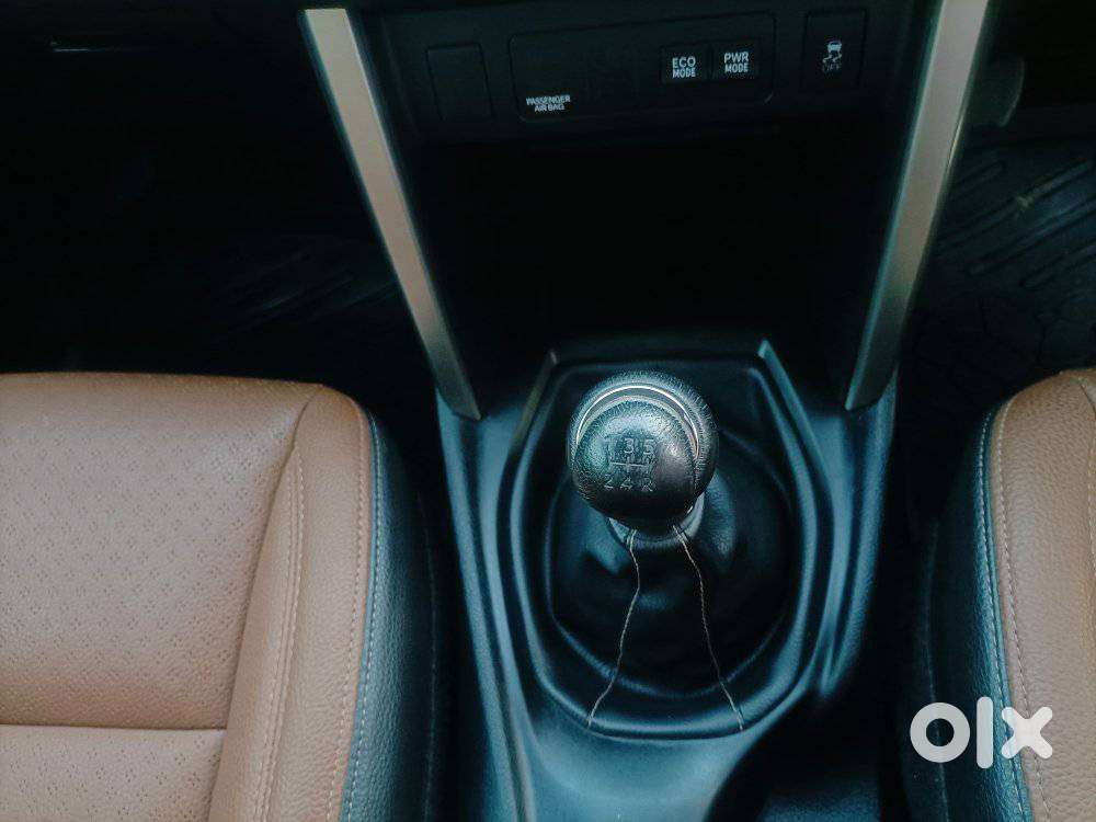 Toyota Innova Crysta 2.4 V 7 Str, 2024