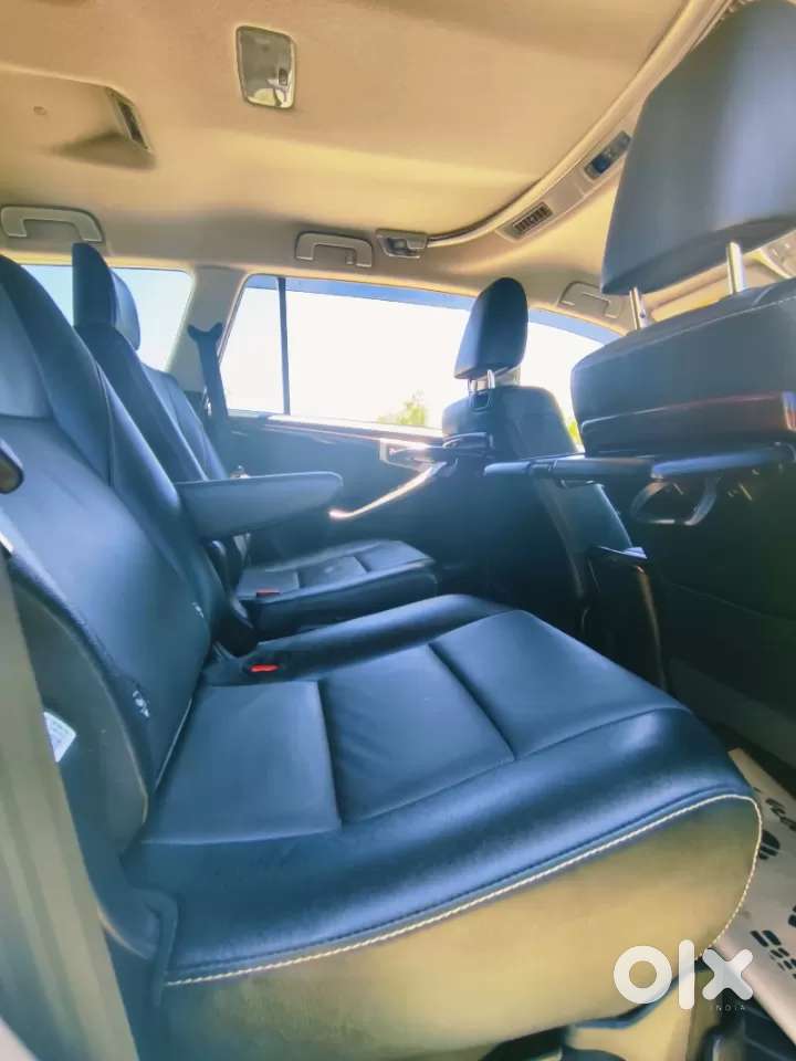Toyota Innova Crysta [2020-ongoing] 2.4 Zx 7 Str, 2025, Diesel