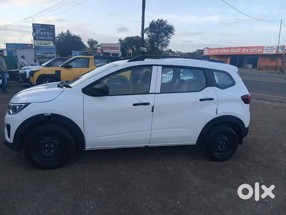 Renault Triber 1.0 RXT 2016 Petrol
