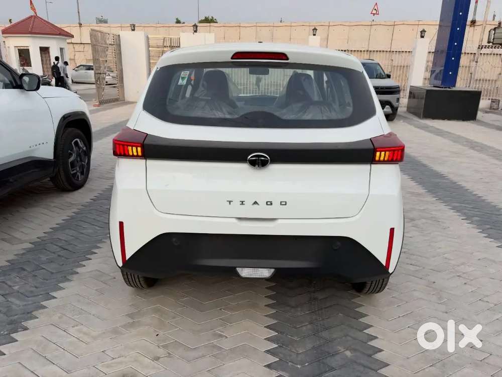 Tata Tiago 1.2 Petrol Manual 2026