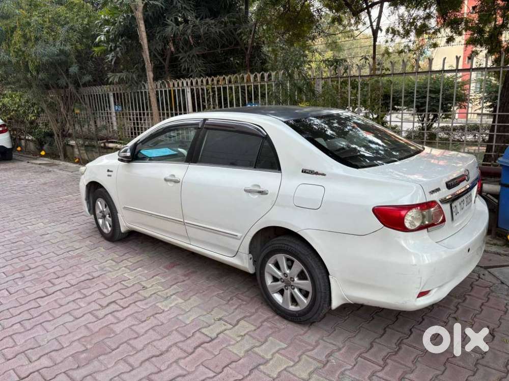 Toyota Corolla Altis 2010-2013 G, 2011, Petrol