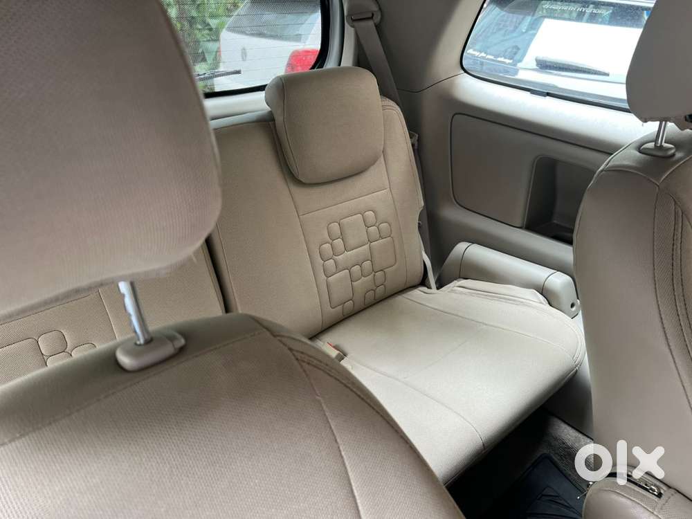 Innova V 7 Seater 3rd Owner