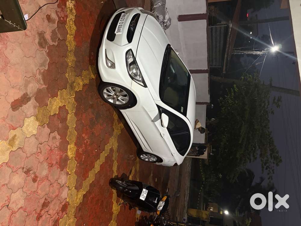 Hyundai Verna Top End