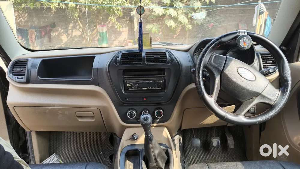 Mahindra Tuv 300 2016