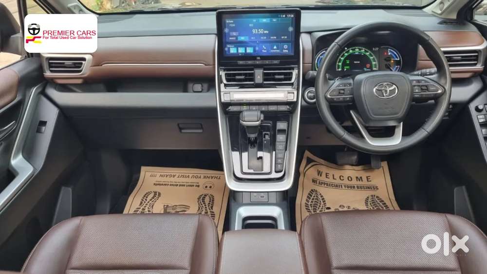 Toyota Innova Hycross 2.0 Zx (o) Hybrid 7 Str, 2023, Petrol