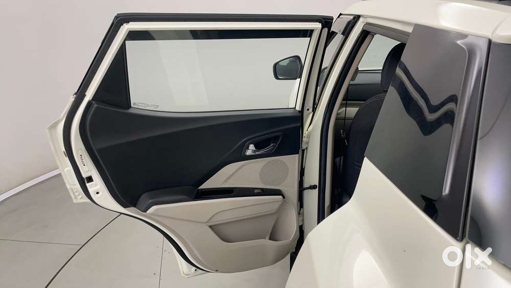 Mahindra Xuv300 W8 Amt Optional Diesel, 2022, Petrol