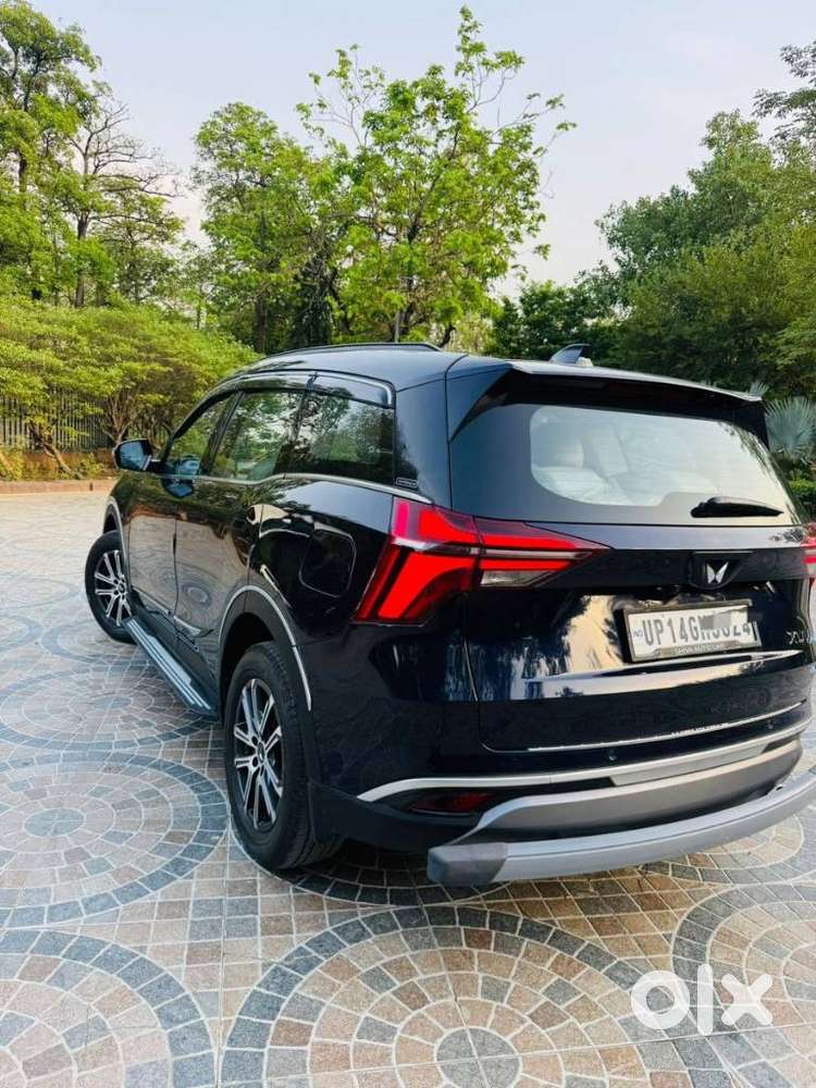 Mahindra Xuv700 2.0 Ax 7 Petrol Mt Str, 2025, Petrol
