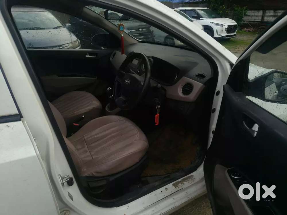 Hyundai Grand I10 Prime 2015 White Colour Petrol 90000 Km Driven