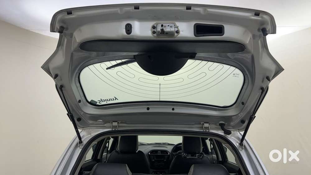 Tata Tiago Xza, 2018, Petrol