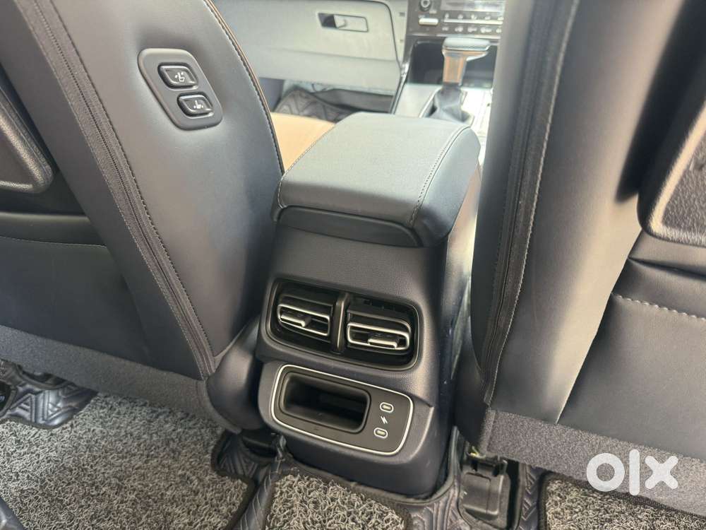 Hyundai Alcazar Signature (o) 6 Str 1.5 Petrol Dct, 2024, Petrol