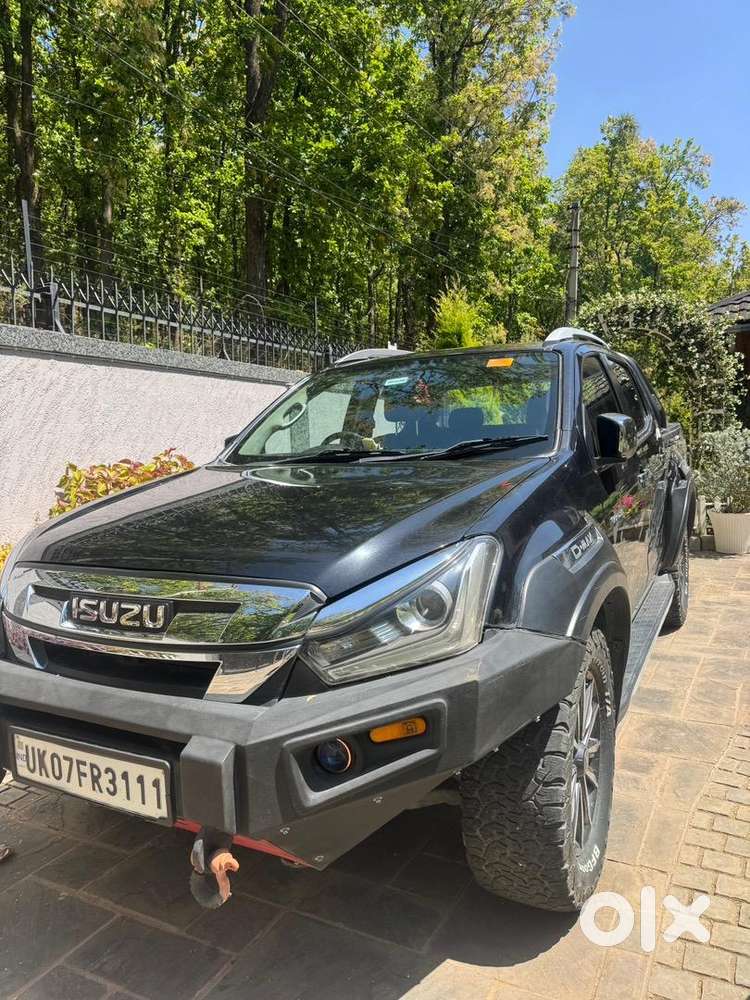 Isuzu D-max V-cross 2023 Diesel Well Maintained