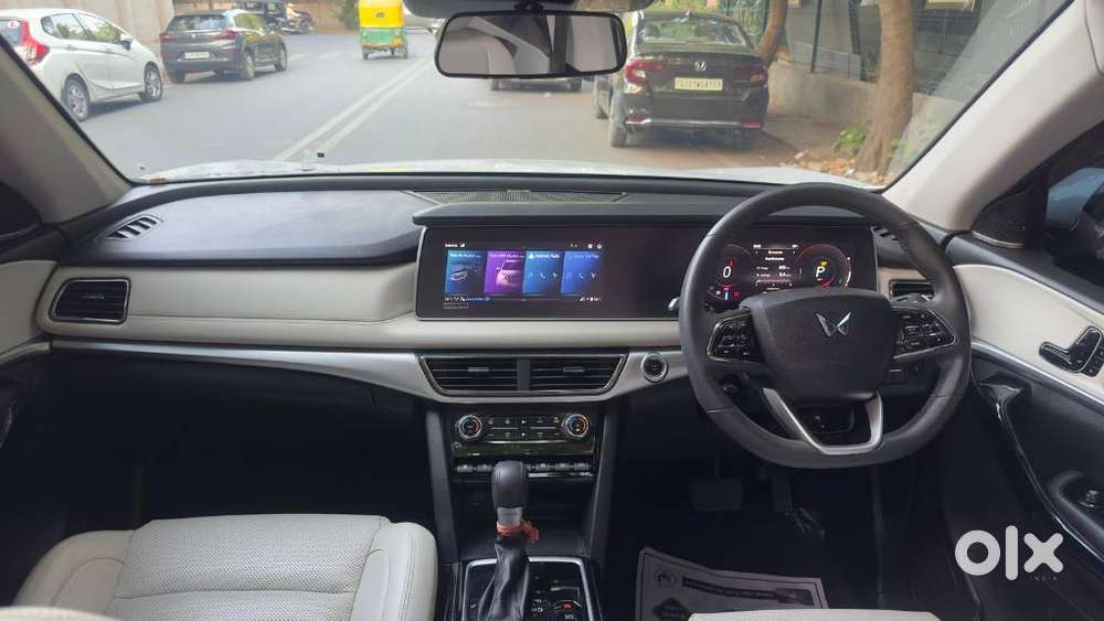 Mahindra Xuv700 2.2 Ax 7 Diesel At Luxury Pack Str, 2025, Diesel