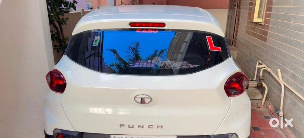 Tata Punch 2023 Petrol 1560 Km Driven