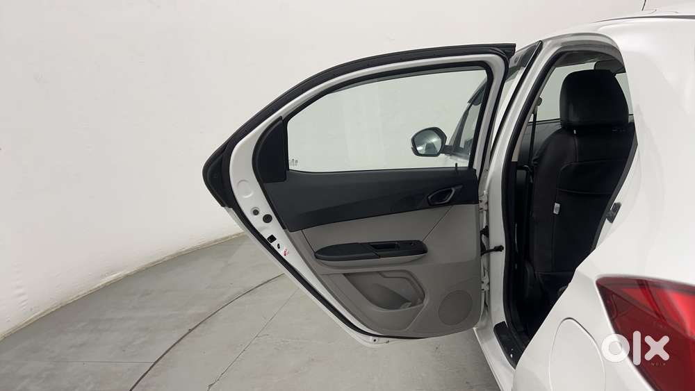 Tata Tiago Xza, 2019, Petrol