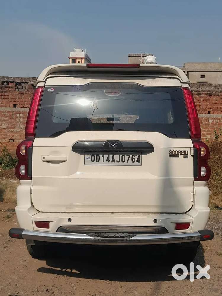 Scorpio Classic S 2025 Diesel Mt  7 Seater  10k Run. Urgent Sale.