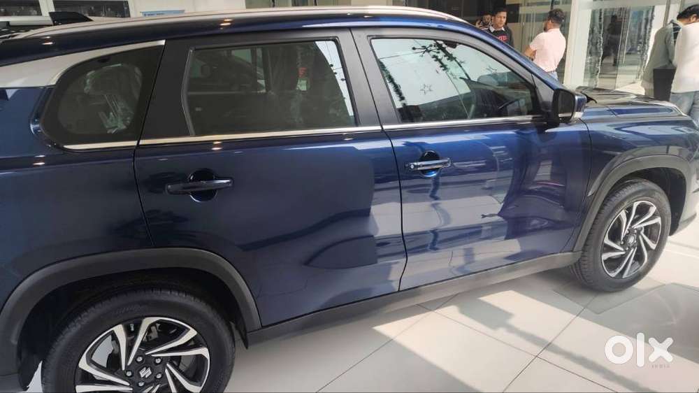 2026 Grand Vitara Strong Hybrid Automatic  Top Model  Only 1,100 Km