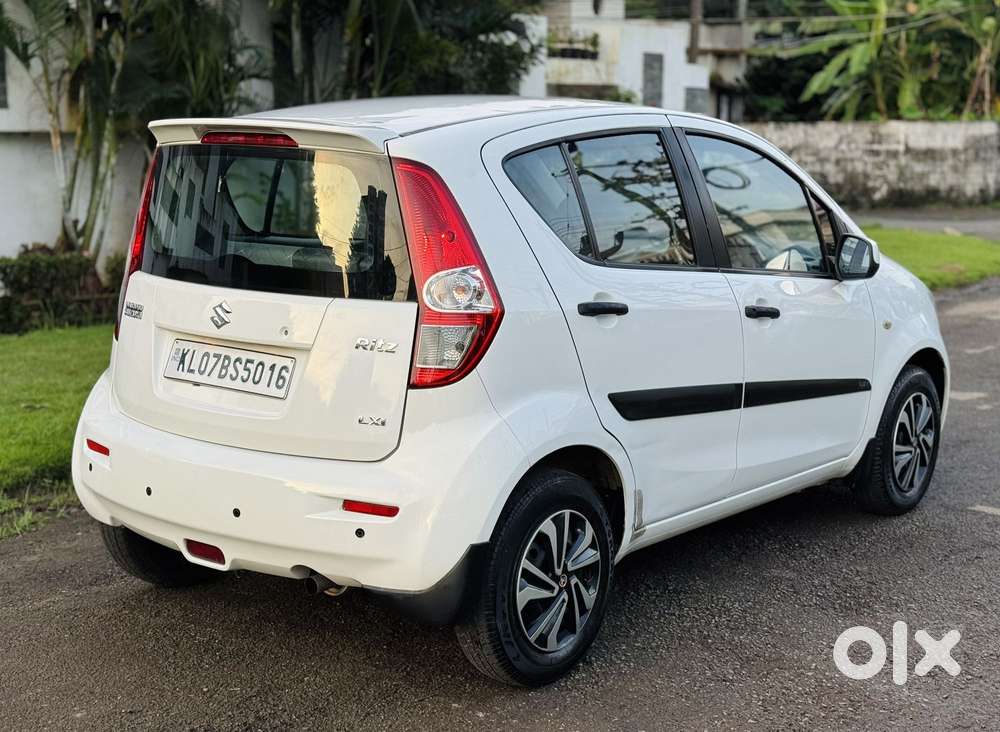Maruti Suzuki Ritz Lxi, 2011, Petrol