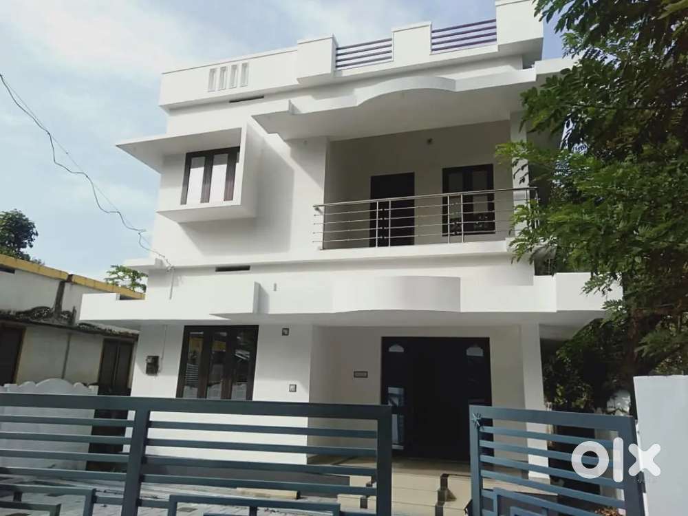 A SUPERB 1400 SQ FT 3BED ROOM HOUSE IN ARIMBUR,THRISSUR For Sale