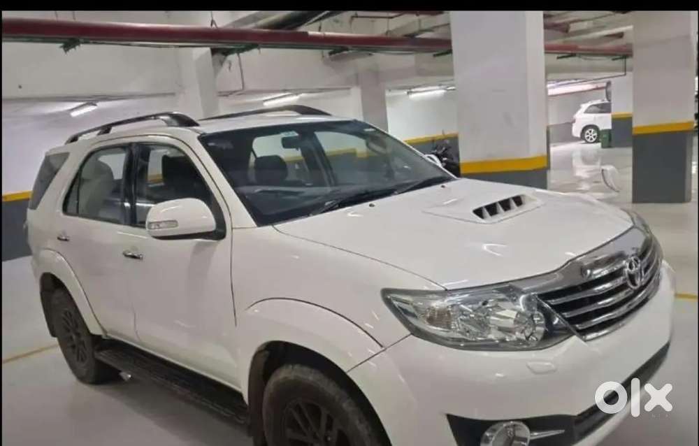 Up Registered Toyota Fortuner 2016 Diesel 172000 Km Driven