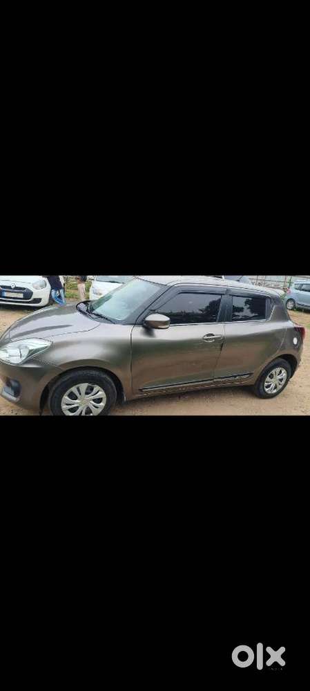 Maruti Suzuki Swift Vxi + Manual, 2022, Petrol