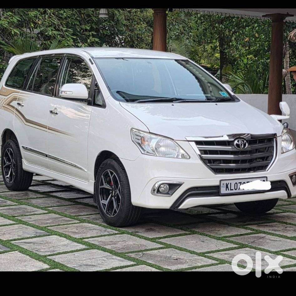 Toyota Innova 2.5 Zx 7 Str Bs-iv, 2015, Diesel