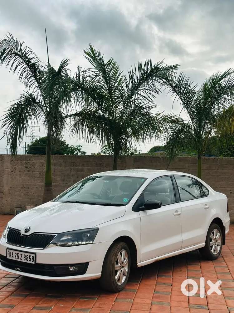 Skoda Rapid Elegance 2013