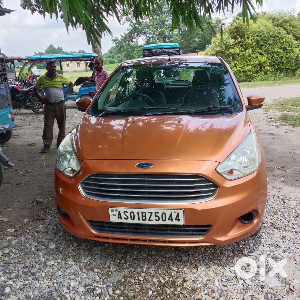 Ford Figo Titanium Petrol 2016
